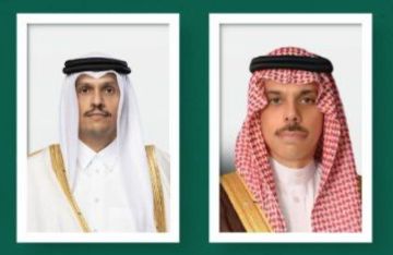وزير الخارجية السعودي يؤكد لنظيره القطري وضع كافة إمكانيات المملكة لمساندة قطر وما تتخذه من إجراءات وزير الخارجية السعودي يؤكد لنظيره القطري وضع كافة إمكانيات المملكة لمساندة قطر وما تتخذه من إجراءات
