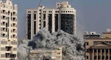 الاحتلال يكثف قصفه ويفجر وينسف المنازل والأبراج السكنية في مدينة غزة الاحتلال يكثف قصفه ويفجر وينسف المنازل والأبراج السكنية في مدينة غزة