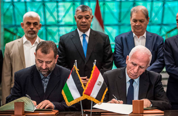 احتجاز في مقر المخابرات.. مسؤول مصري سابق يكشف كواليس اجتماعات فتح وحماس في القاهرة لتوقيع اتفاق احتجاز في مقر المخابرات.. مسؤول مصري سابق يكشف كواليس اجتماعات فتح وحماس في القاهرة لتوقيع اتفاق