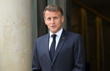 ماكرون: تحدثت مع بن سلمان واعتماد 142 دولة لإعلان نيويورك يمثل نقطة تحول نحو السلام ماكرون: تحدثت مع بن سلمان واعتماد 142 دولة لإعلان نيويورك يمثل نقطة تحول نحو السلام