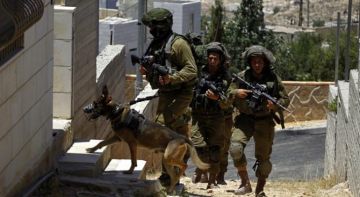 الاحتلال يقتحم حي الصوانة بالقدس المحتلة ويفرض مخالفات مالية على المواطنين