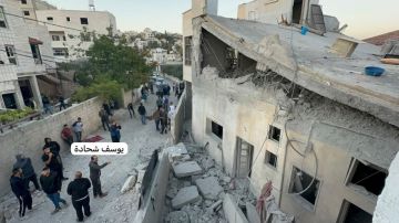 الاحتلال يفجر منزل عائلة الشهيد مثنى عمرو في بلدة القبيبة بالقدس المحتلة