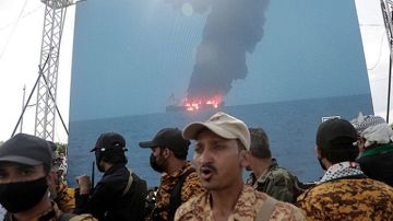 شركة شحن: إخلاء سفينة تعرضت لهجوم في خليج عدن وأصيب اثنان من أفراد طاقمها