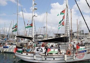 طائرات الاحتلال تهاجم أسطول الصمود لكسر الحصار عن غزة طائرات الاحتلال تهاجم أسطول الصمود لكسر الحصار عن غزة