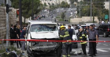 استشهاد المنفذ.. إصابة ثلاثة مستوطنين في عملية دهس بطولية قرب بيت لحم استشهاد المنفذ.. إصابة ثلاثة مستوطنين في عملية دهس بطولية قرب بيت لحم