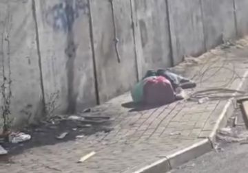 استشهاد عامل برصاص الاحتلال قرب جدار الفصل العنصري في الرام شمال القدس استشهاد عامل برصاص الاحتلال قرب جدار الفصل العنصري في الرام شمال القدس