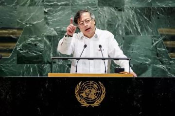 بعد دعمه لغزة.. واشنطن تلغي تأشيرة الرئيس الكولومبي غوستافو بيترو بعد دعمه لغزة.. واشنطن تلغي تأشيرة الرئيس الكولومبي غوستافو بيترو