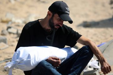 غزة تنزف.. 99 قتيلا في يوم دام جديد