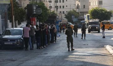 اعتقالات واعتداءات للمستوطنين بالضفة تحت حماية جيش الاحتلال