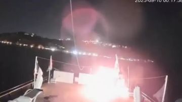 بالفيديو للمرة الثانية.. هجوم بطائرة مسيرة ضد أسطول الصمود قبالة سواحل تونس