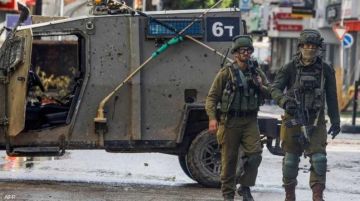 الاحتلال يعتقل مواطنين من الخليل ويداهم حرم جامعتي الخليل والبوليتكنك