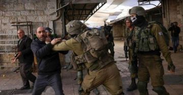 الاحتلال يعتدي على شبان ويجرف طرقا شمال القدس الاحتلال يعتدي على شبان ويجرف طرقا شمال القدس