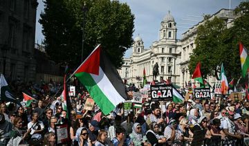 مظاهرات في برلين ولندن وباريس وكيب تاون تطالب بوقف تسليح (إسرائيل) مظاهرات في برلين ولندن وباريس وكيب تاون تطالب بوقف تسليح (إسرائيل)