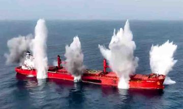 القوات المسلحة اليمنية تستهدف سفينة نفطية للاحتلال في البحر الأحمر