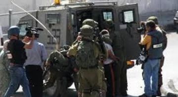 الاحتلال يعتقل ستة مواطنين من رام الله الاحتلال يعتقل ستة مواطنين من رام الله