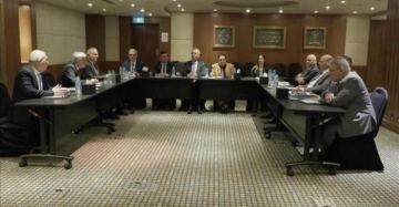 لجنة إدارة غزة تبدأ مهامها بتوقيع وثيقة التفويض الأولى لجنة إدارة غزة تبدأ مهامها بتوقيع وثيقة التفويض الأولى