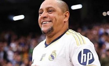 حقيقة وفاة روبرتو كارلوس نجم منتخب البرازيل الأسبق