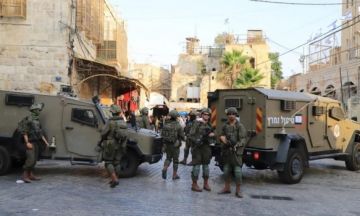 الاحتلال يستدعي وجهاء جنوب الخليل ويهدد بمواصلة عمليته العسكرية