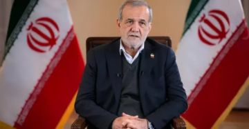 بزشكيان: التعرض للسيد خامنئي يعد بمثابة حرب شاملة ضد الشعب الإيراني