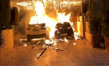 مستوطنون يضرمون النار في مركبات الفلسطينيين شمالي نابلس