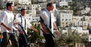 هآرتس: نتنياهو يبسط عنف المستوطنين بشكل مضلل بتحميل المسؤولية لـ80 شخصا