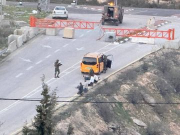 اعتقالات واقتحامات واعتداءات للمستوطنين في الضفة والقدس اعتقالات واقتحامات واعتداءات للمستوطنين في الضفة والقدس