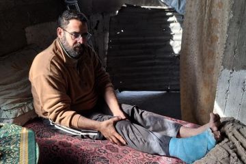 تقرير ضابط الدفاع المدني فادي عمر يتحدى الإصابة ويتمسك برسالة إنقاذ الأرواح