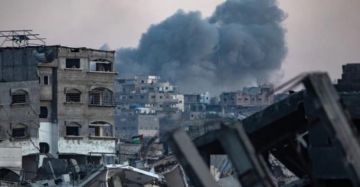 غارات وتفجير روبورت مفخخ.. الاحتلال يواصل خروقاته لوقف النار بغزة