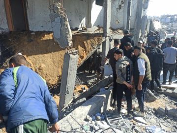 محدث بالفيديو والصور يوم دام.. 32 شهيدا في قصف الاحتلال المتواصل على غزة محدث بالفيديو والصور يوم دام.. 32 شهيدا في قصف الاحتلال المتواصل على غزة