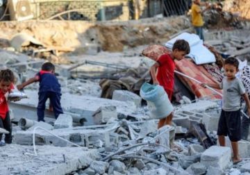 مسؤول أممي: كل شخص بغزة محاط بـ30 طنا من الأنقاض