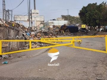 الاحتلال يواصل حصار وإغلاق حزما شمال شرق القدس لليوم الثاني