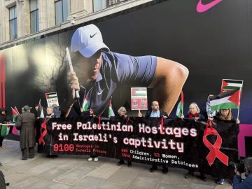  الأشرطة الحمراء : حملة لتسليط الضوء على الأسرى ومعاناتهم في سجون الاحتلال