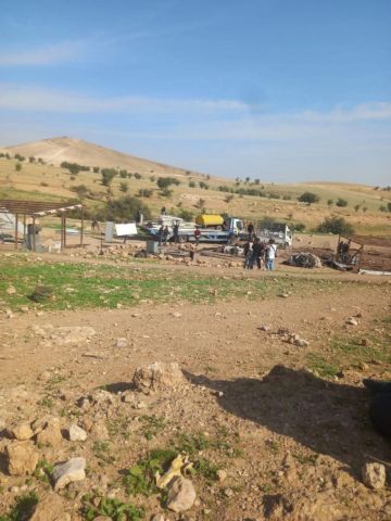 تهجير 20 عائلة من تجمع شلال العوجا البدوي شمال أريحا تهجير 20 عائلة من تجمع شلال العوجا البدوي شمال أريحا