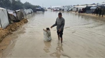 وفاة طفلين بسبب البرد في غزة.. وتحذيرات من تأثيرات المنخفض الجوي