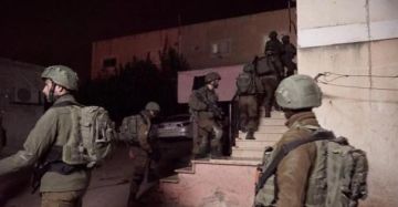 بالأسماء.. اعتقالات ومداهمات للاحتلال في الضفة المحتلة بالأسماء.. اعتقالات ومداهمات للاحتلال في الضفة المحتلة