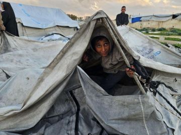 المنخفضات الجوية تعمق كارثة الإيواء في غزة