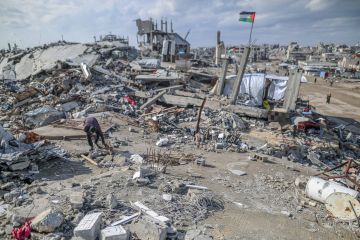 غارة إسرائيلية تقتل 3 صحفيين يعملون مع اللجنة الإغاثية المصرية في غزة غارة إسرائيلية تقتل 3 صحفيين يعملون مع اللجنة الإغاثية المصرية في غزة