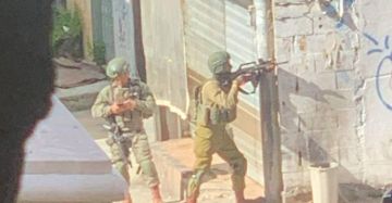 الاحتلال يقتحم مخيم عسكر شرقي نابلس ويفتش منازل