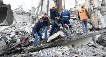 34 قتيلا ومئات الإصابات والمفقودين بفعل زلزال في إندونيسيا 34 قتيلا ومئات الإصابات والمفقودين بفعل زلزال في إندونيسيا