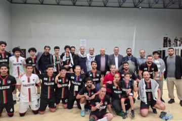 فريق الجالية الفلسطينية يفوز على نظيره المغربي في بطولة الجاليات العربية لخماسيات كرة القدم بعمان