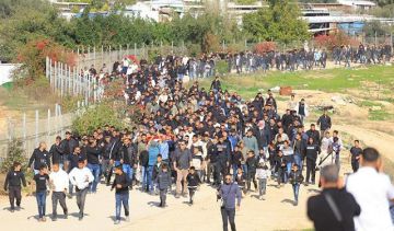 ترابين الصانع: الآلاف يشيعون جثمان ضحية جريمة الشرطة محمد الترابين ترابين الصانع: الآلاف يشيعون جثمان ضحية جريمة الشرطة محمد الترابين