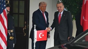 أردوغان وترامب يبحثان العلاقات الثنائية وملفي غزة وفنزويلا