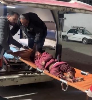 محدث.. ليلة دامية: 12 شهيدا بينهم أطفال جراء قصف الاحتلال على غزة وخانيونس