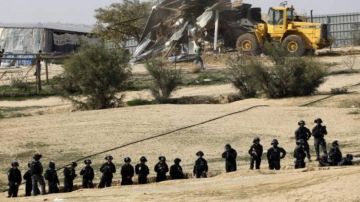 بعد هدم 48 منزلا في النقب في يوم واحد.. وزير إسرائيلي يهدد بالمزيد 