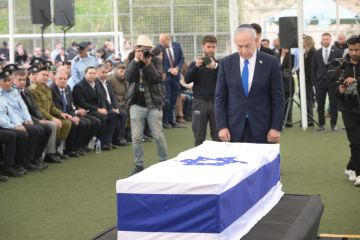نتنياهو خلال جنازة ران غويلي: حققنا ما كنا نتمناه طوال 843 يوما (صور فيديو)