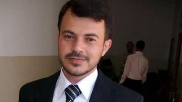 الاحتلال يعتقل الصحافي الفلسطيني فاروق عليات