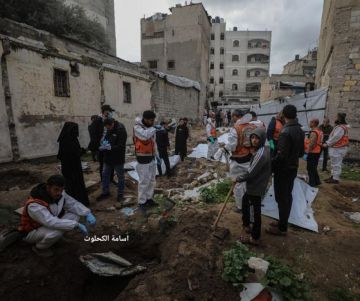 بالفيديو غزة: انتشال 37 جثمانا لشهداء من حي الدرج وسط المدينة بالفيديو غزة: انتشال 37 جثمانا لشهداء من حي الدرج وسط المدينة