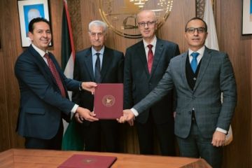 وفد من جامعة فلسطين الأهلية يزور جامعة النجاح الوطنية ويوقع اتفاقية تعاون أكاديمي مشترك