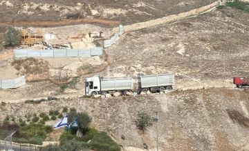 الاحتلال يشرع في بناء أطول جسر تهويدي في بلدة سلوان جنوب الأقصى الاحتلال يشرع في بناء أطول جسر تهويدي في بلدة سلوان جنوب الأقصى