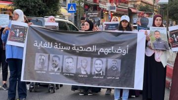 5 منهم مضربون عن الطعام لليوم 21.. وقفة وسط رام الله للمطالبة بالإفراج عن المعتقلين السياسيين